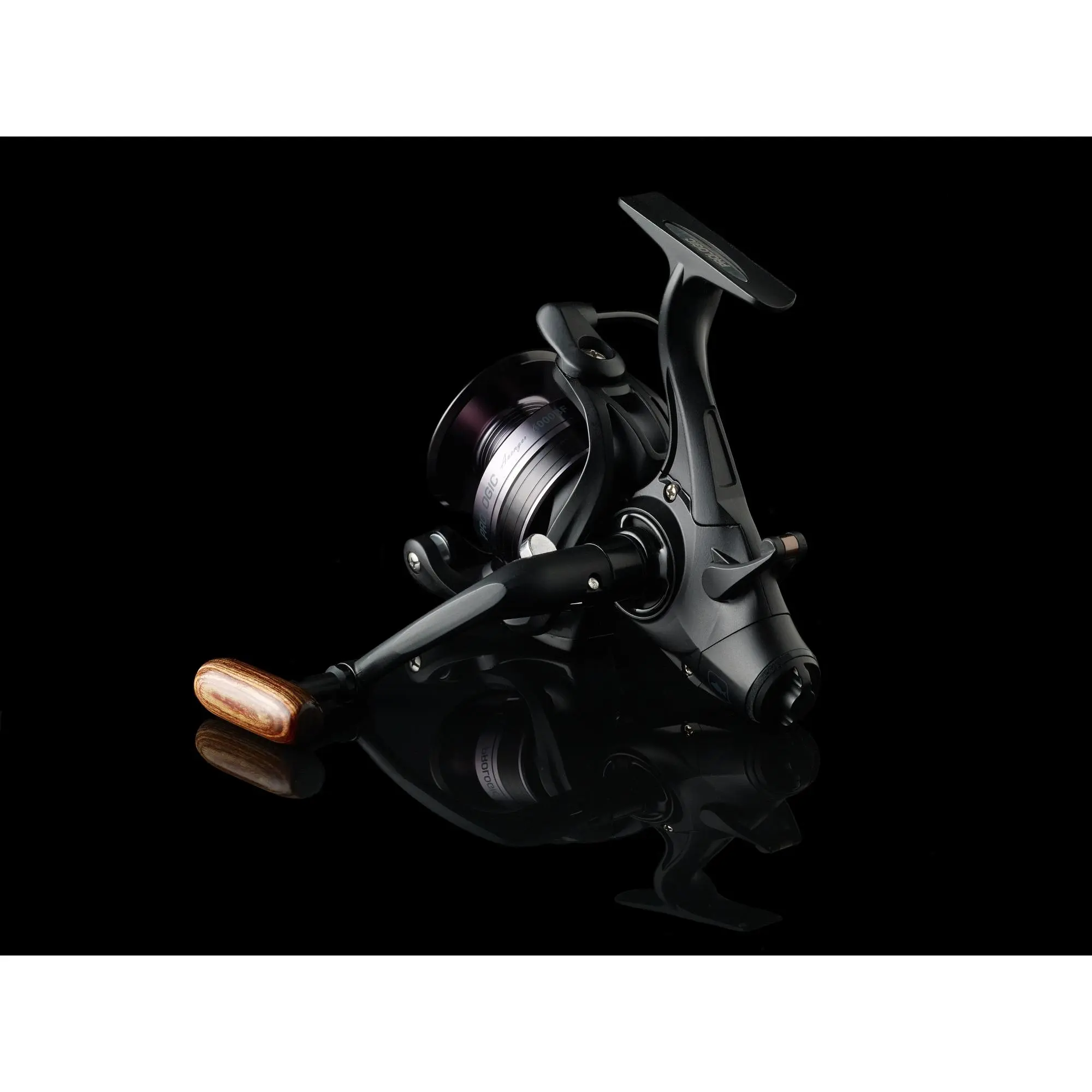 Prologic Avenger 4000 Bf 5 + 1Bb Incl. Graph. Spare Spool 3 Prologic Avenger 4000 Bf 5 + 1Bb Incl. Graph. Spare Spool